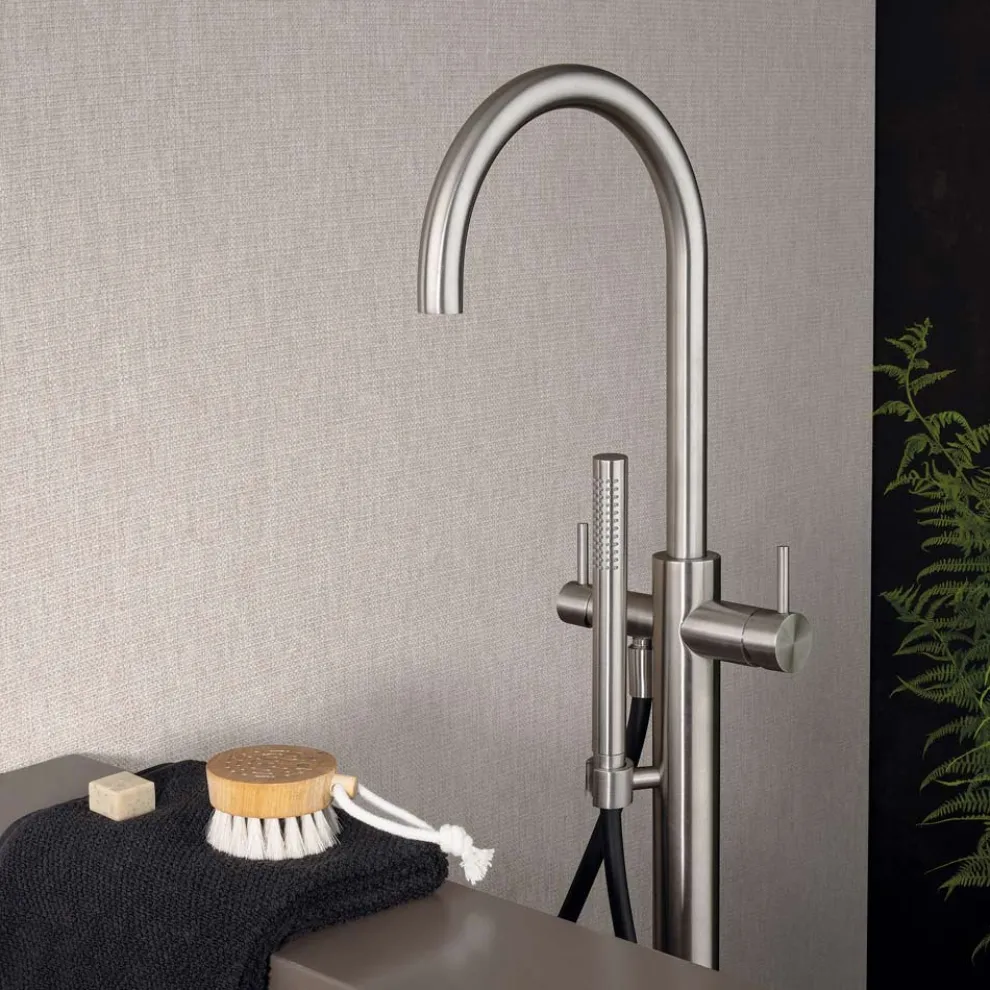 Externer bodenstehender Badewannenmischer aus Edelstahl AISI 316L - Krallen