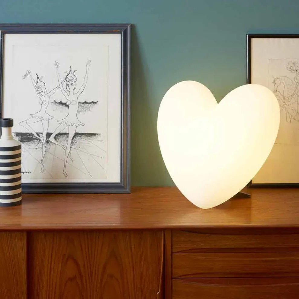 Farbige herzförmige Tischlampe Slide Love, hergestellt in Italien