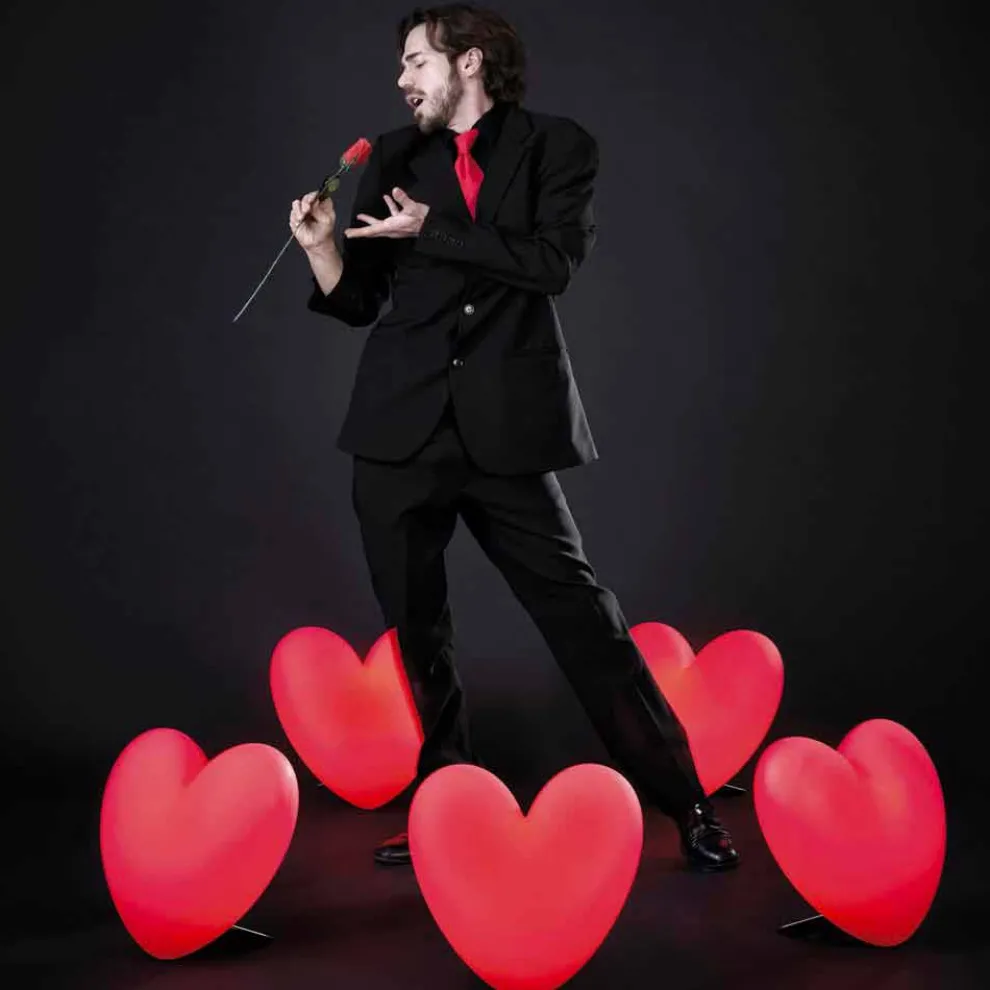 Farbige herzförmige Tischlampe Slide Love, hergestellt in Italien