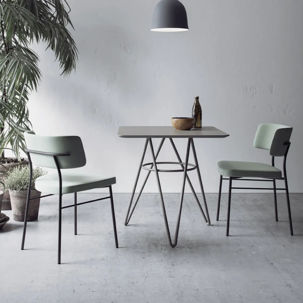 Feiner Esstisch mit quadratischer Platte aus HPL Made in Italy - Dublin