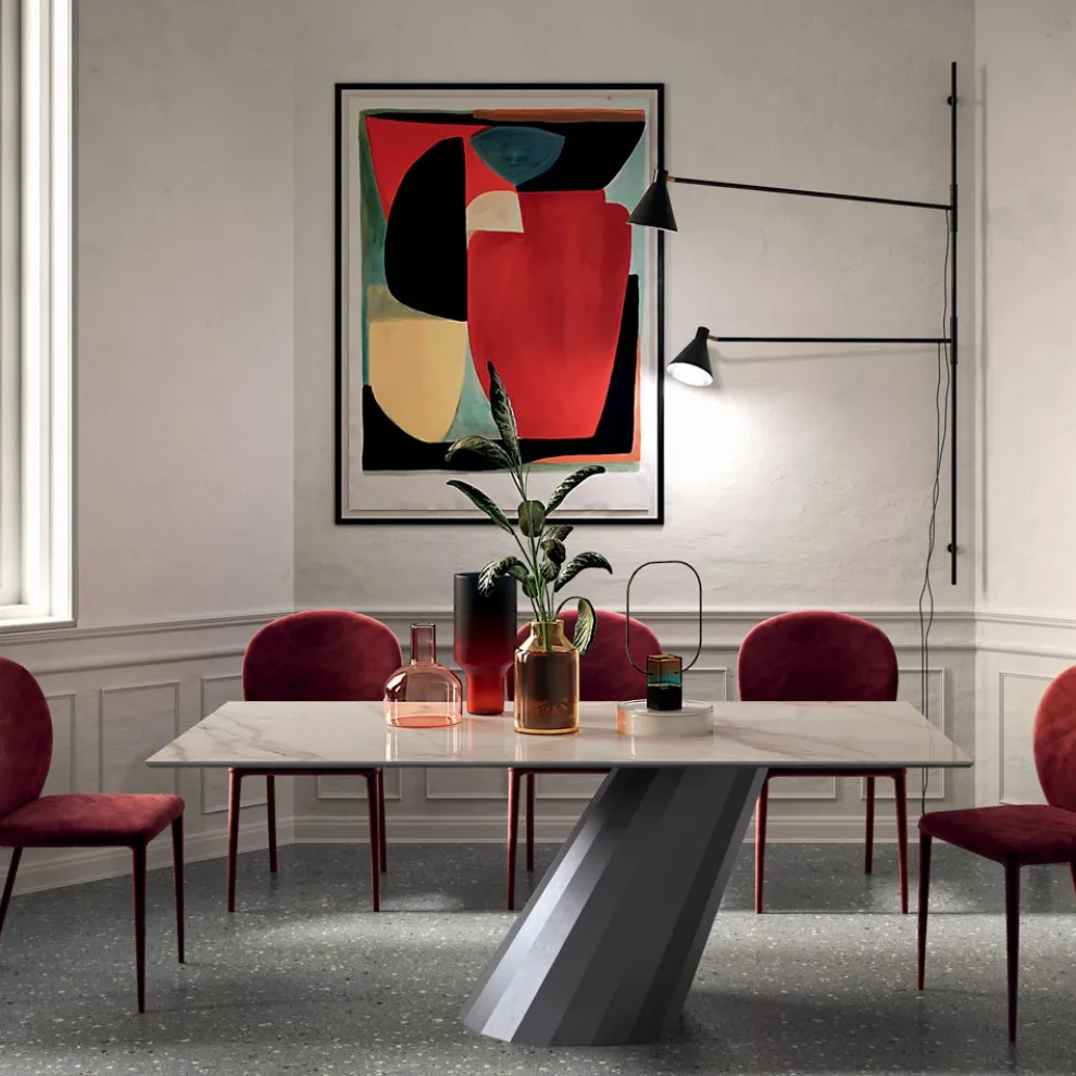 Fester Tisch mit Stahlgestell und Keramikplatte, hergestellt in Italien – Hose