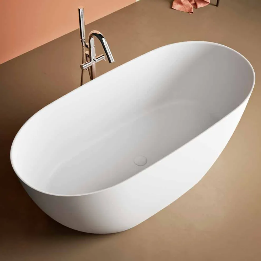 freistehende Badewanne made in Italy, aus Solid Surface - Flow