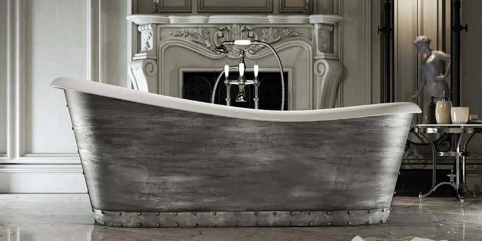 Freistehende Badewanne mit modernem Design aus Harz made in Italy, Furtei