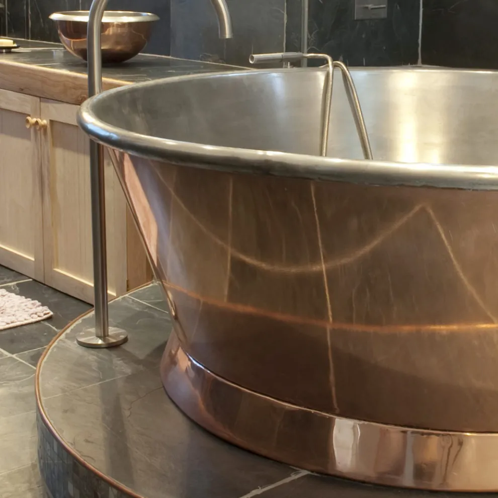 Freistehende Vintage-Badewanne aus Kupfer, Vanessa weiß eisenbeschichtet