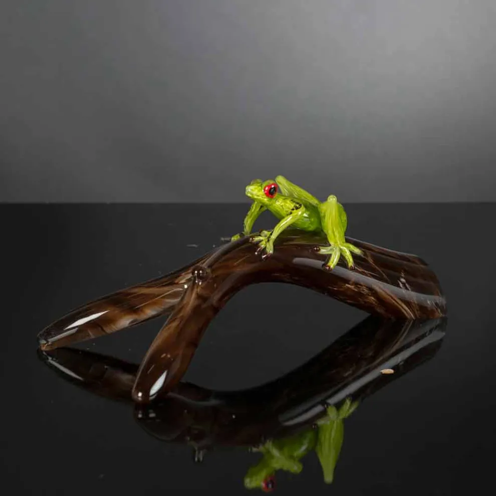 Froschförmige Statue auf Ast aus farbigem Glas Made in Italy - Froggy