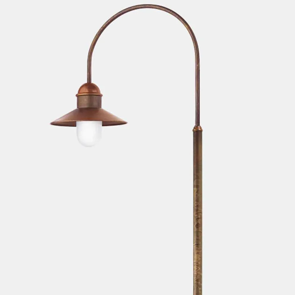 Gartenlaterne mit hohem oder niedrigem Bogen aus Messing und Kupfer - Edge von Il Fanale