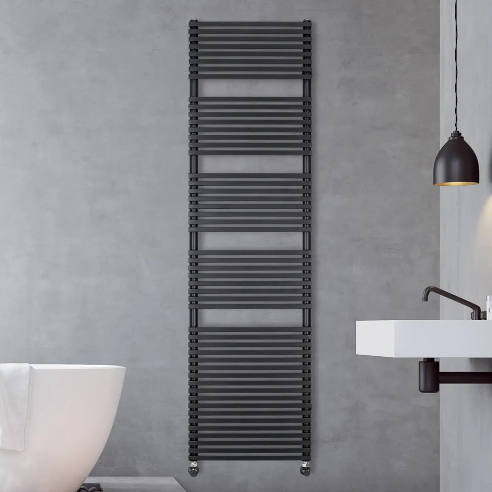 Gemischter Handtuchwärmer aus tiefschwarzem Stahl, hergestellt in Italien – Brownies