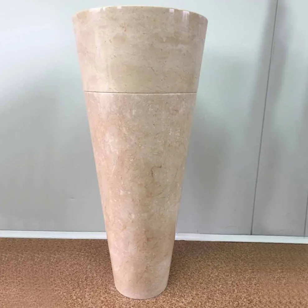 Glänzendes weißes konisches freistehendes Waschbecken Igor, handgemacht vom Entwurf