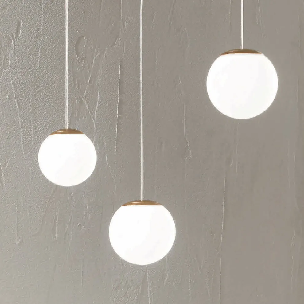 Goldfarbener Kronleuchter aus lackiertem Metall mit 3 LEDs und optionalem Glas – Buche