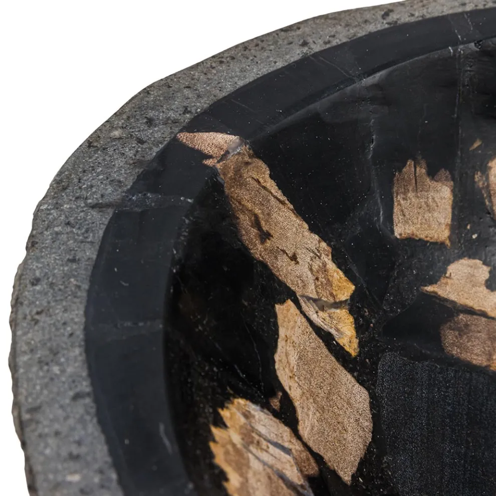 Handgearbeitete Waschtischplatte im Flussstein, Palizzi