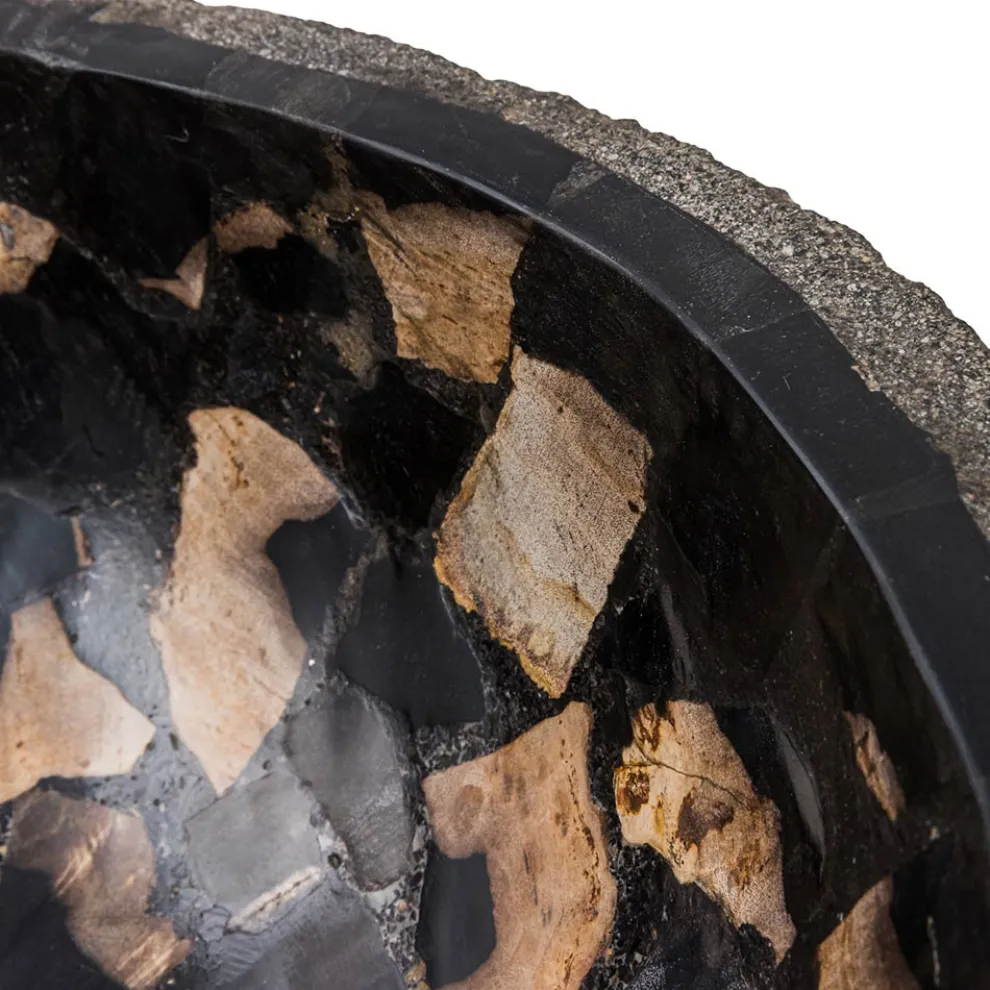 Handgearbeitete Waschtischplatte im Flussstein, Palizzi