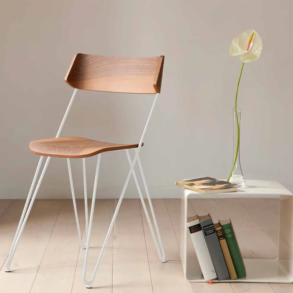 Handgefertigter Esszimmerstuhl aus Holz und Stahl Made in Italy - Valencia