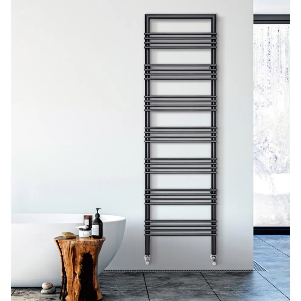 Handtuchwärmer aus Stahl mit gemischtem System, hergestellt in Italien – Rum