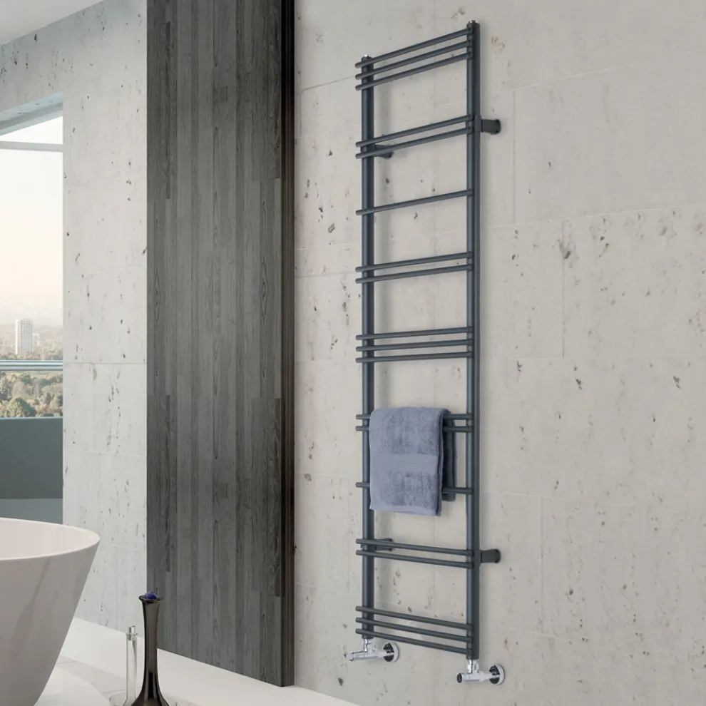 Handtuchwärmer mit gemischtem System aus Stahl, hergestellt in Italien – Ananas