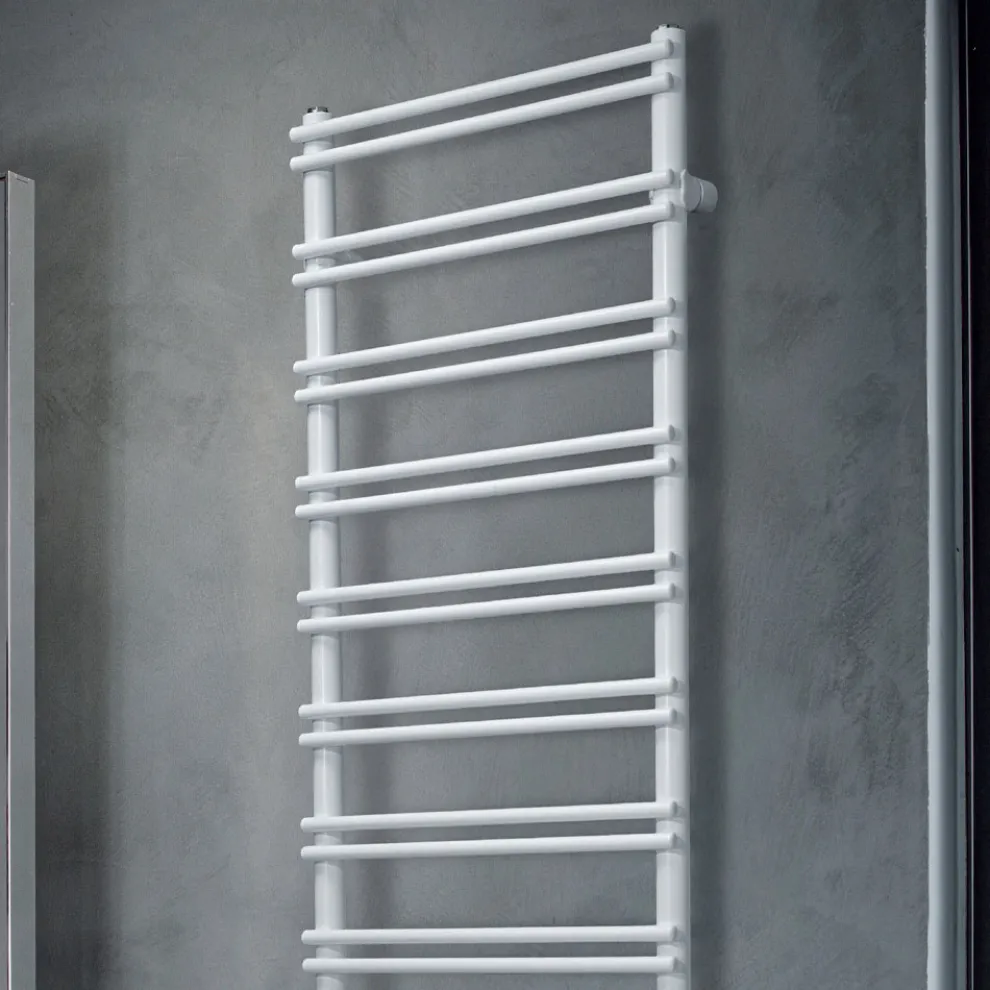 Handtuchwärmer mit gemischtem System aus Kohlenstoffstahl – Praline