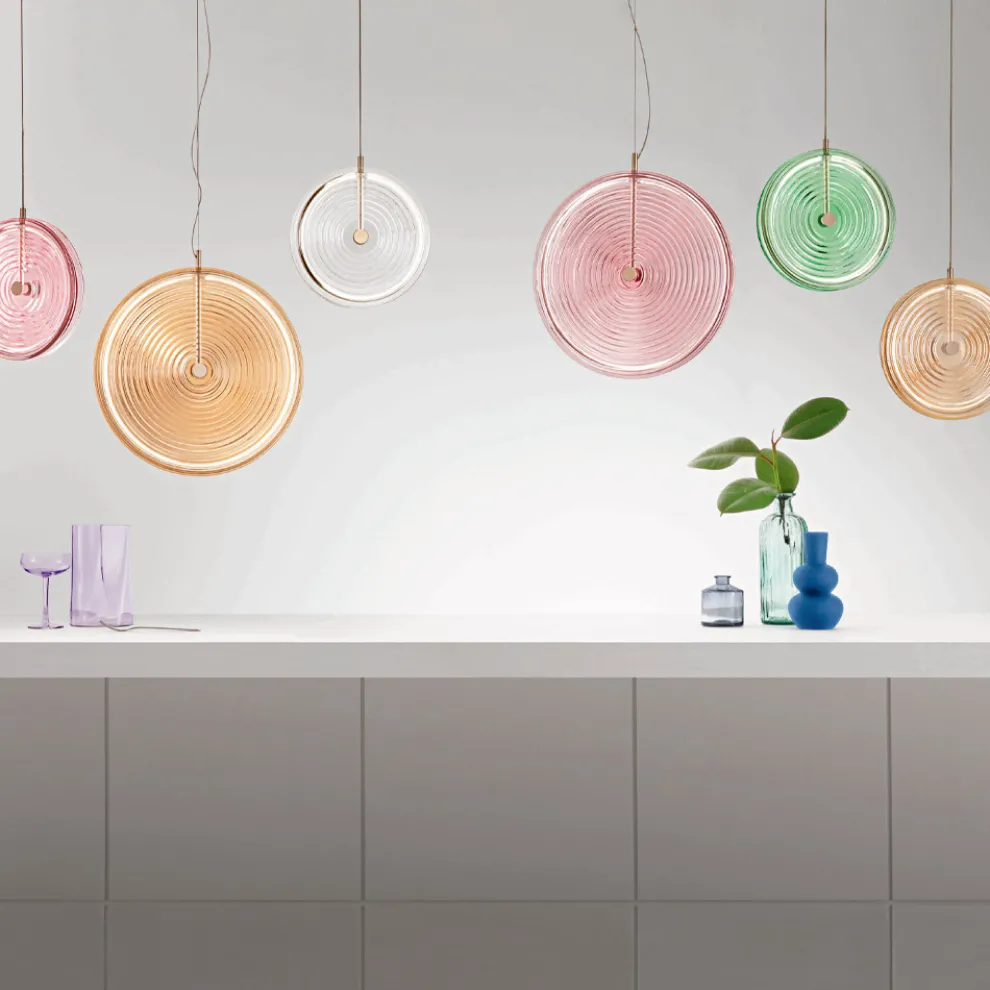 Hängelampe aus Metall und Glas, verziert mit konzentrischen Linien – Hackberry