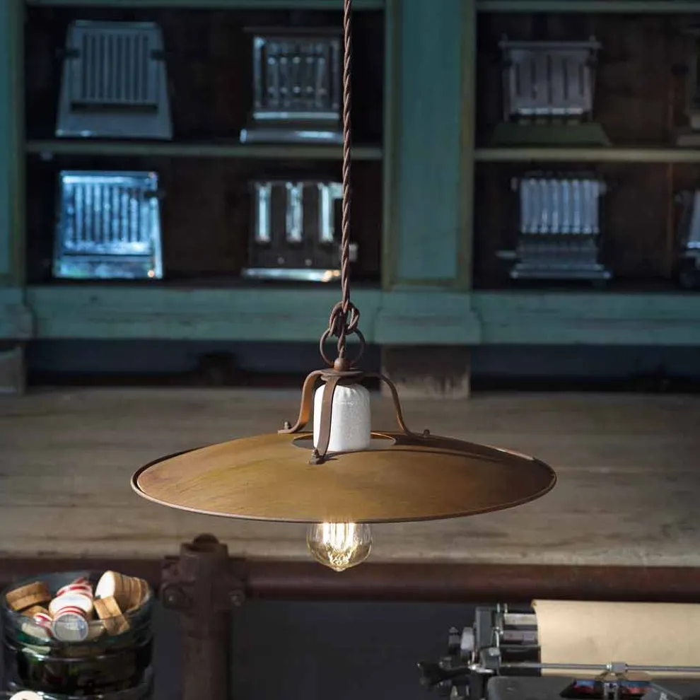 Hängelampe im Industrial Design von Ferroluce