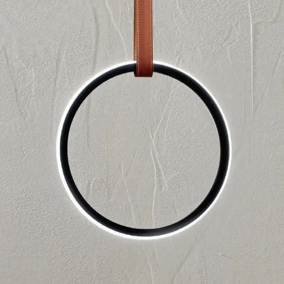 Hängelampe mit geometrischen Formen und Details aus Kunstleder – Zypresse