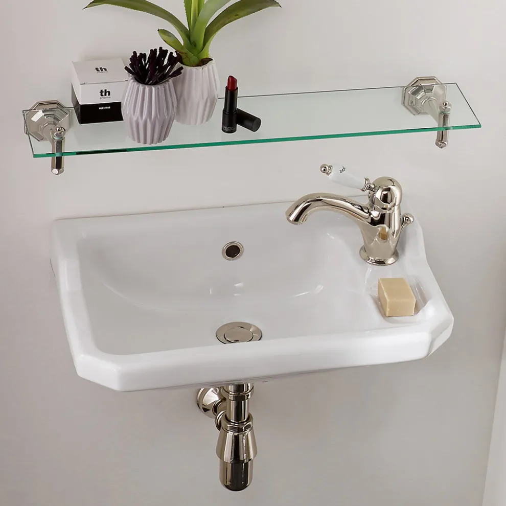 Hängendes Handwaschbecken aus Keramik im klassischen Design, hergestellt in Italien - Nausica