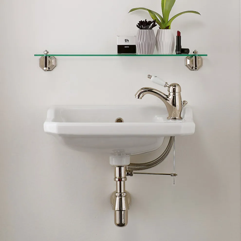 Hängendes Handwaschbecken aus Keramik im klassischen Design, hergestellt in Italien - Nausica