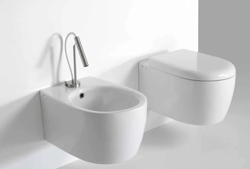 Hängendes WC aus farbiger Keramik in modernem Design Made in Italy - Lauretta