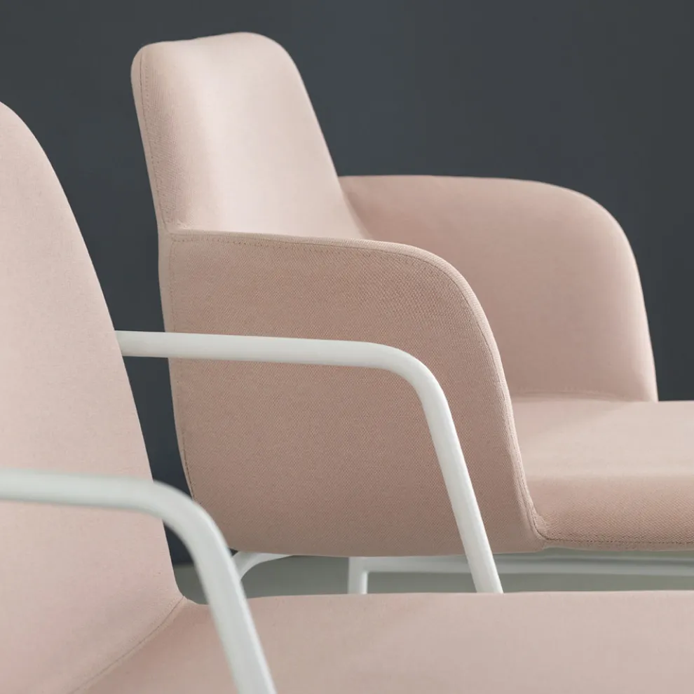 Hochwertiger farbiger Sessel aus Stoff und Metall Made in Italy - Molde