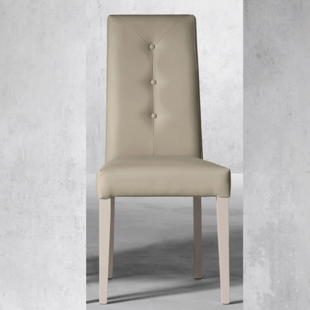 Holzstuhl und Kunstledersitz mit italienischen Designknöpfen - Mircea