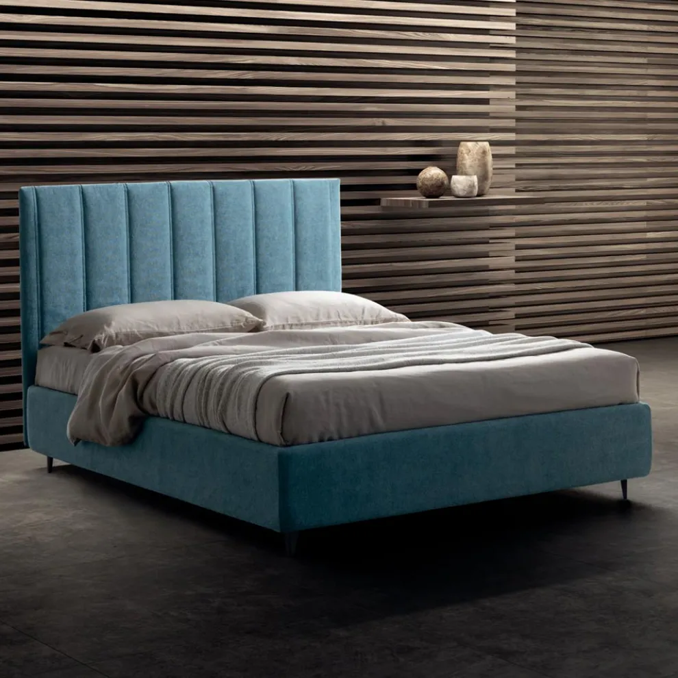 Doppelbett 160x190 mit Steppung mit breiten vertikalen Streifen - Refuge