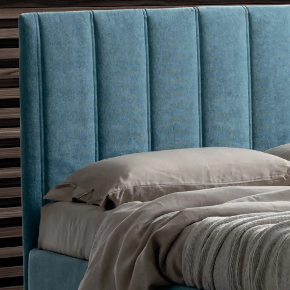 Doppelbett 160x190 mit Steppung mit breiten vertikalen Streifen - Refuge