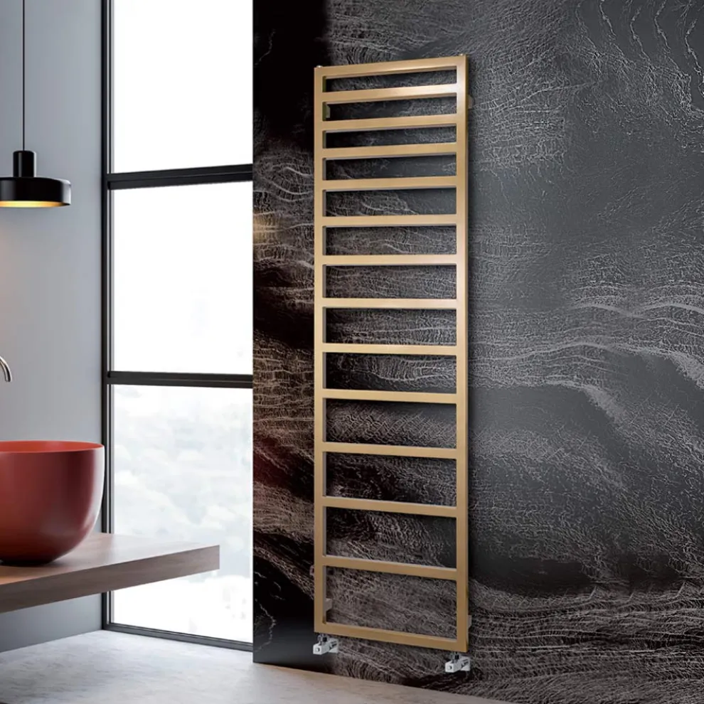 Hydraulischer Handtuchwärmer mit einfachen Linien aus Stahl, hergestellt in Italien – Pistazie