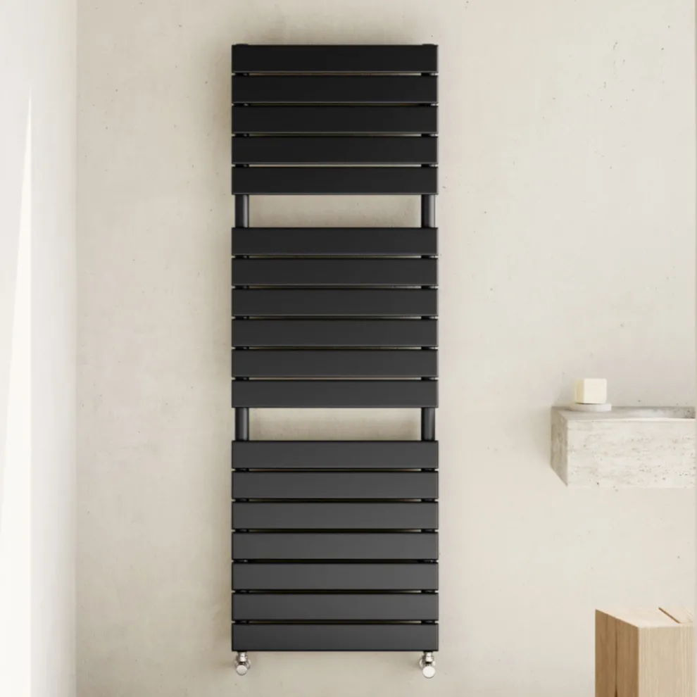 Hydraulischer Handtuchwärmer aus schwarzem Kohlenstoffstahl, hergestellt in Italien – Carezza