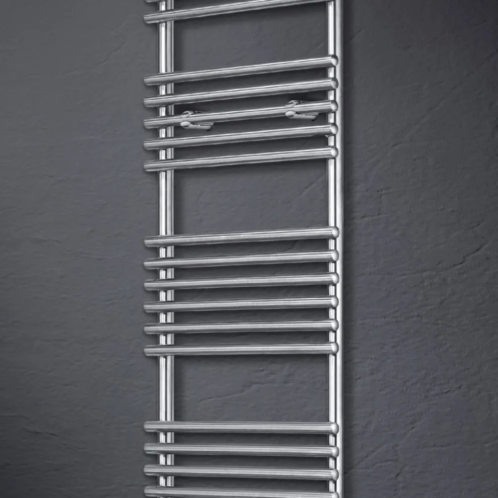 Hydraulischer Handtuchwärmer aus satiniertem Stahl, hergestellt in Italien – Peel