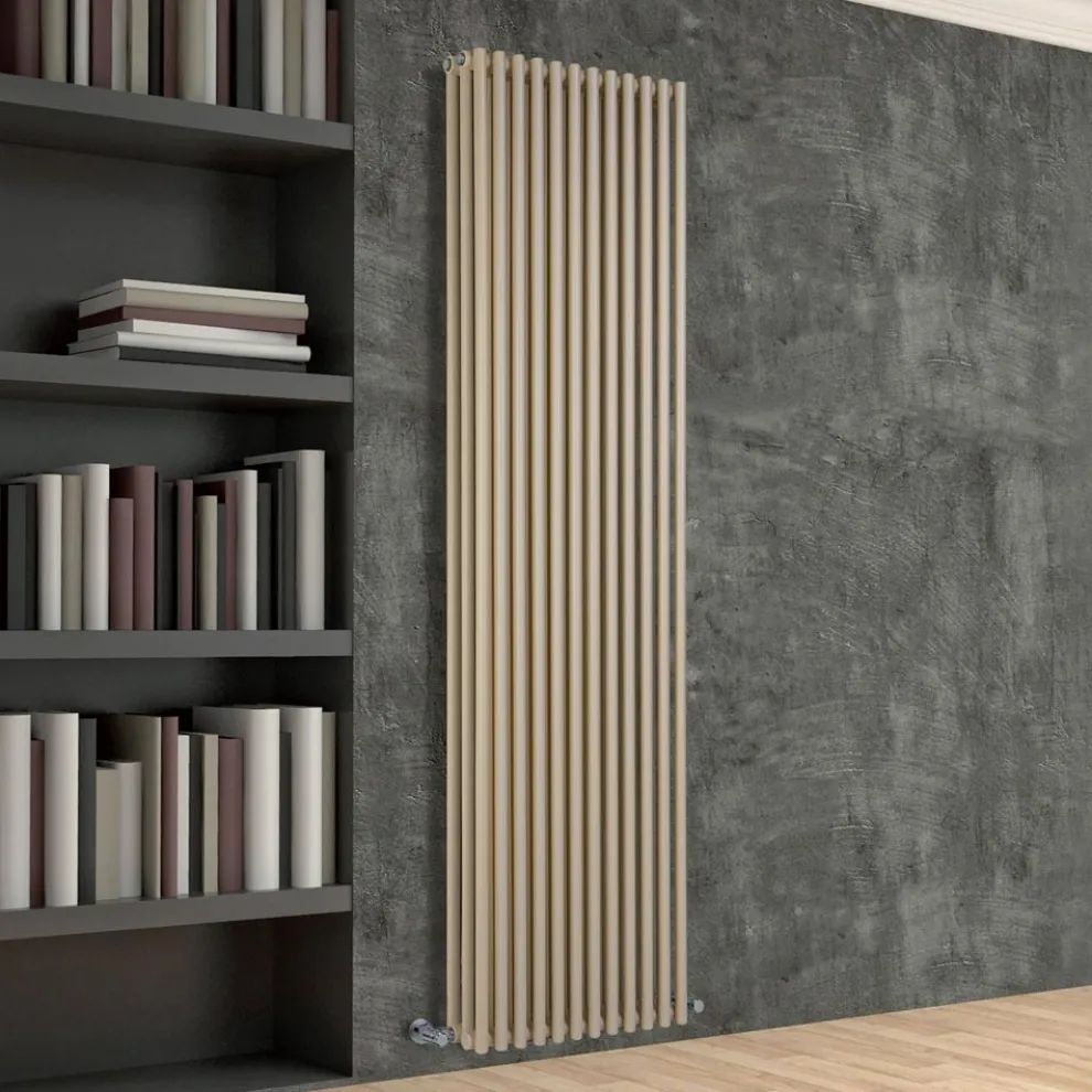 Hydraulischer Heizkörper mit drei Abschnitten vertikaler Elemente – Cantucci