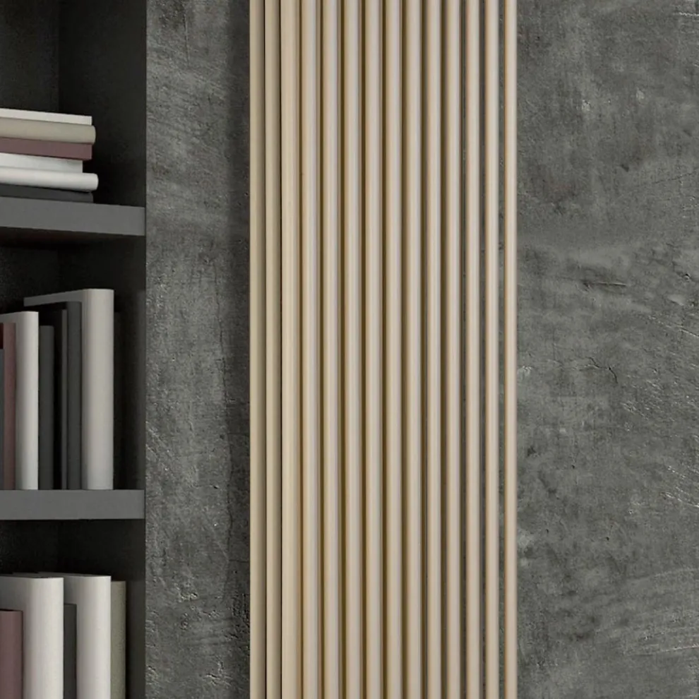 Hydraulischer Heizkörper mit drei Abschnitten vertikaler Elemente – Cantucci