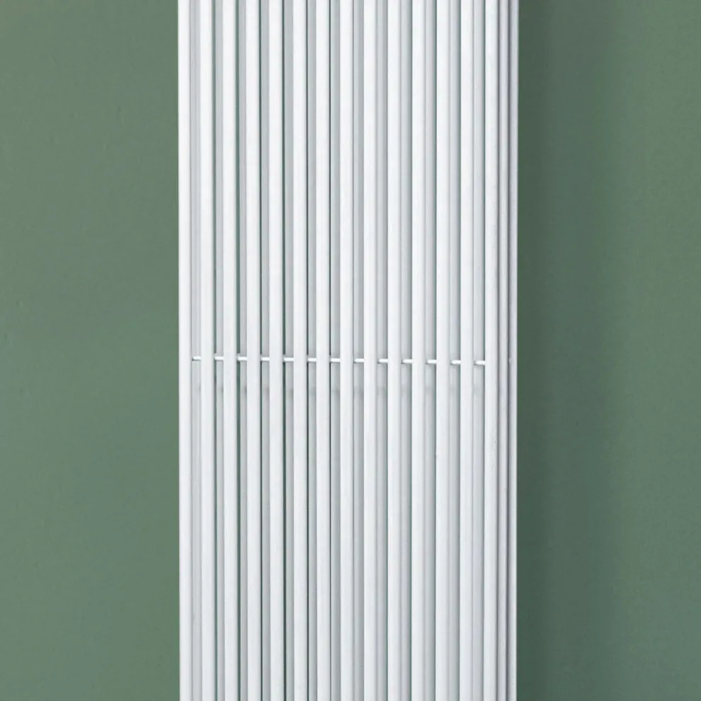 Hydraulischer Heizkörper mit dreifacher Serie vertikaler Elemente, hergestellt in Italien – Cenci