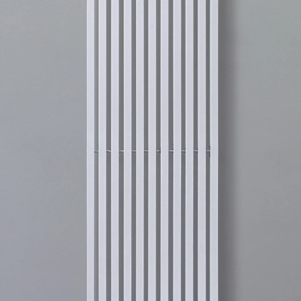 Hydraulischer Heizkörper aus verkehrsweißem Stahl, hergestellt in Italien – Cup