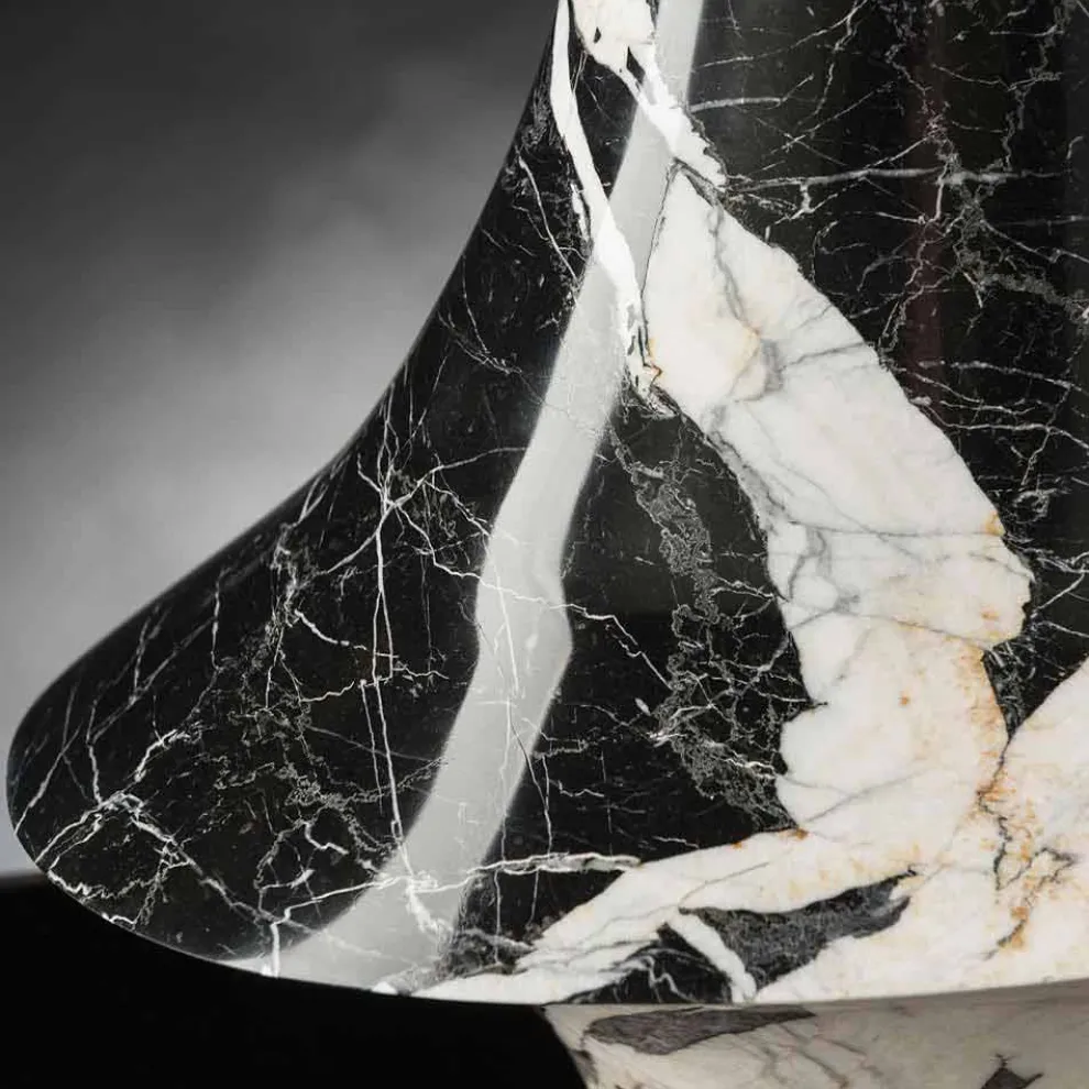 Elegante Indoor-Vase aus weißem und schwarzem Marmor Made in Italy - Original