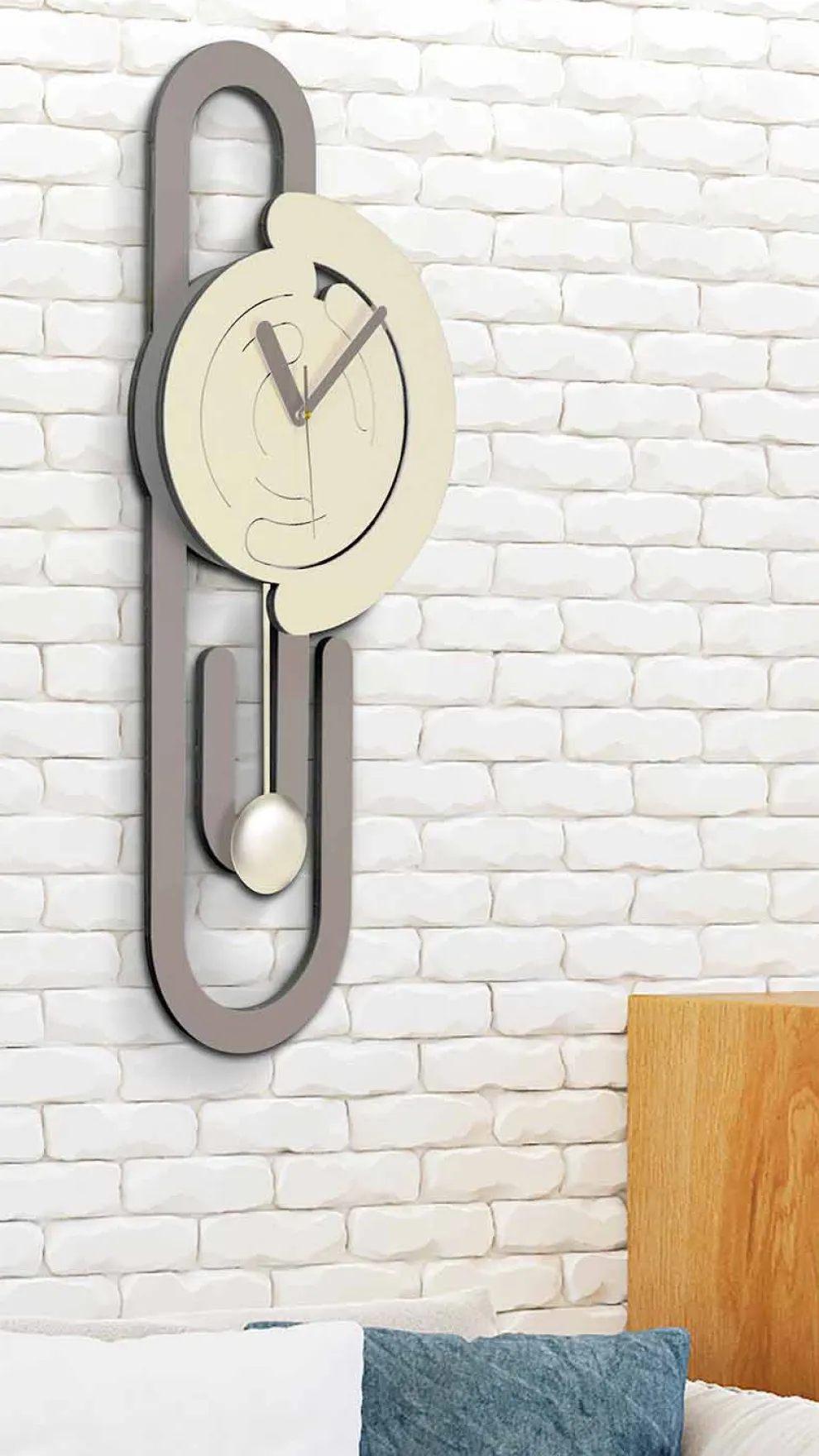 Pendel Wanduhr Modernes Design in beige und braunem Holz - Büroklammer