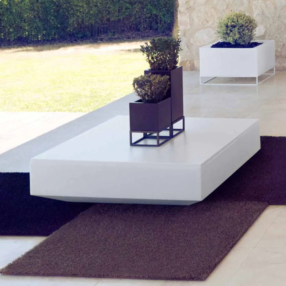 Quadratischer Gartentisch Vela Vondom, modernes Design aus Polyethylen