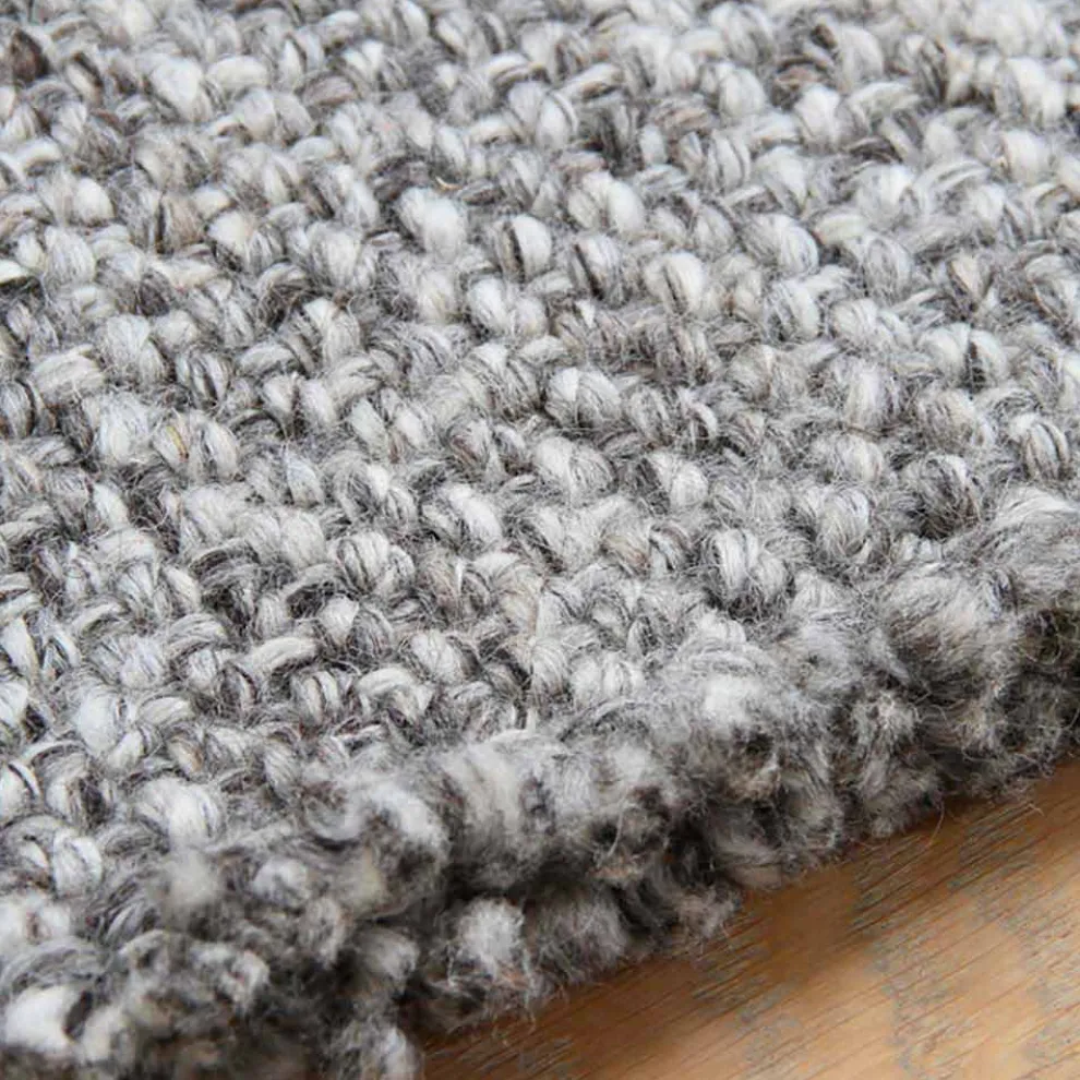 Großer Teppich mit modernem Design aus schwarzer oder cremefarbener Wolle - Jacqueline