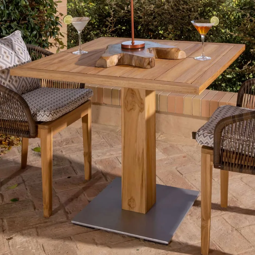 Quadratischer Gartentisch aus Teak und Metall - Marie