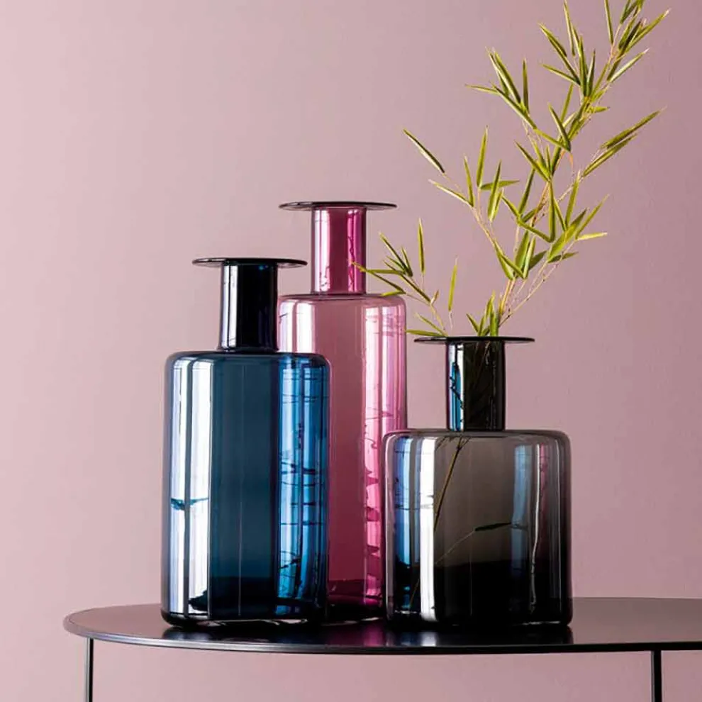 Zusammensetzung von 3 dekorativen Vasen aus Rauchglas, Blau und Amethystglas - Infinity