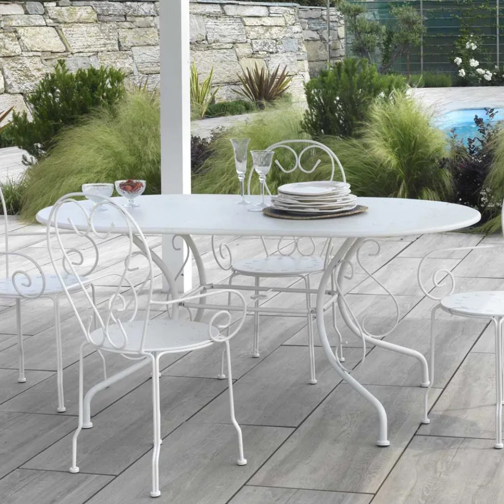 Ovaler Gartentisch ganz aus Metall - Archiv