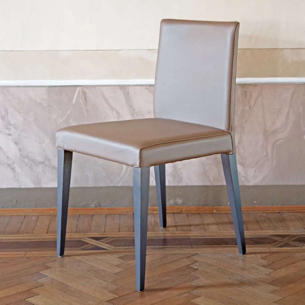 Küchenstuhl mit Lederbezug und Eschenstruktur, hergestellt in Italien – Sunny