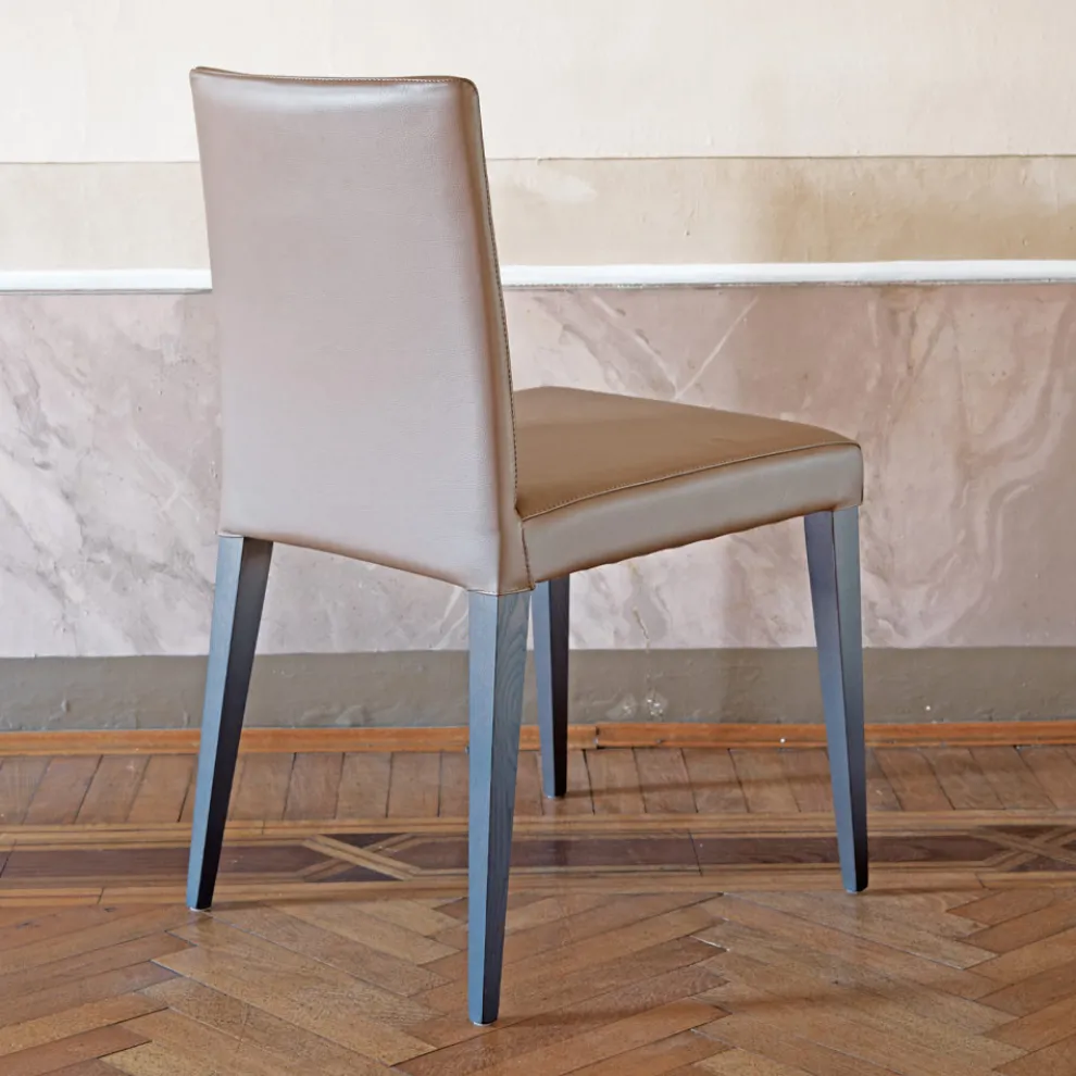 Küchenstuhl mit Lederbezug und Eschenstruktur, hergestellt in Italien – Sunny