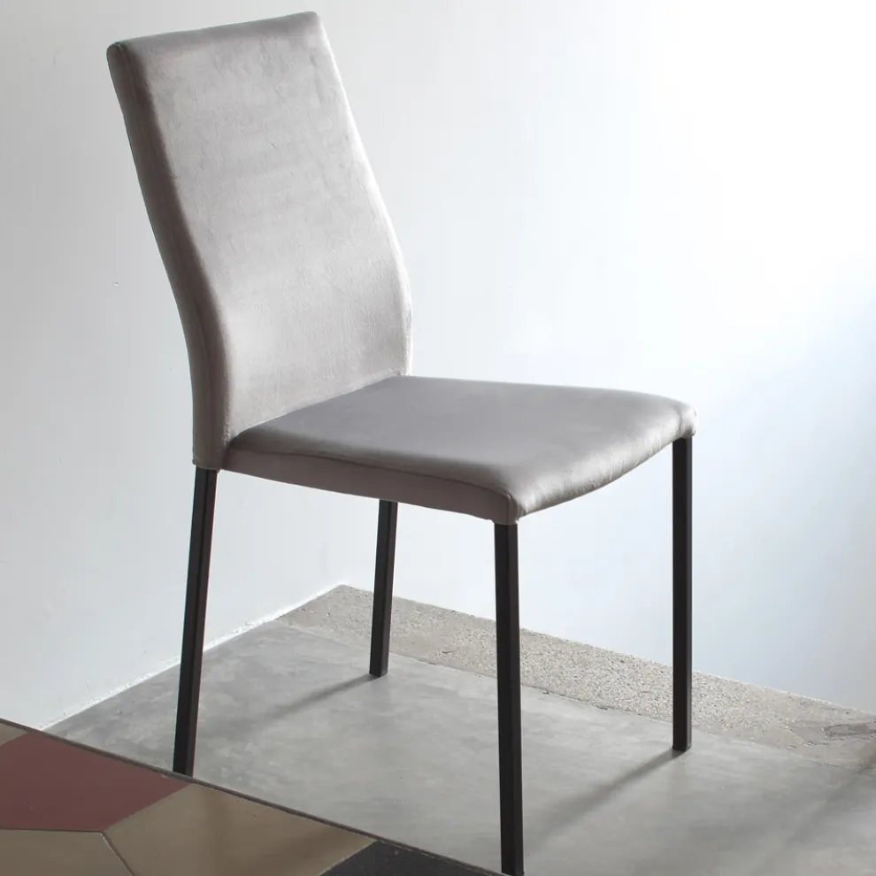 Küchenstuhl mit Metallbeinen und Samtsitz, 4 Stück - Darvina