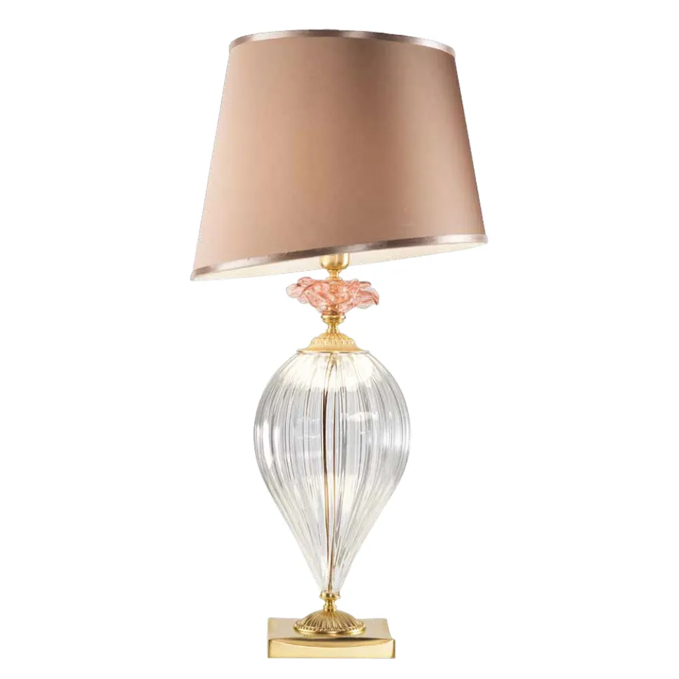 Klassische handwerkliche Glastischlampe und luxuriöser Lampenschirm - Flandern