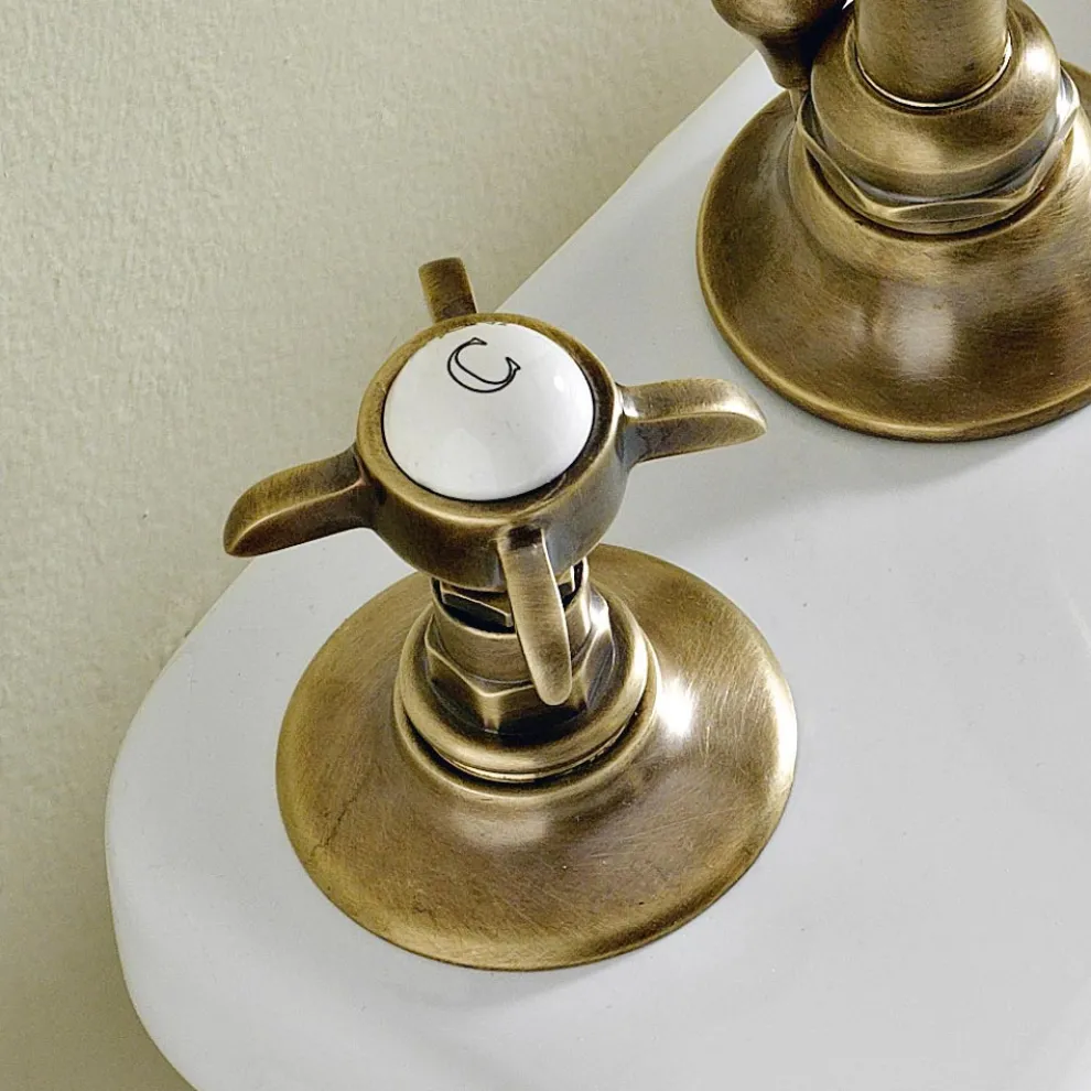 Klassische 3-Loch-Bidetbatterie aus Messing und Schmetterlingsgriffen - Miriano