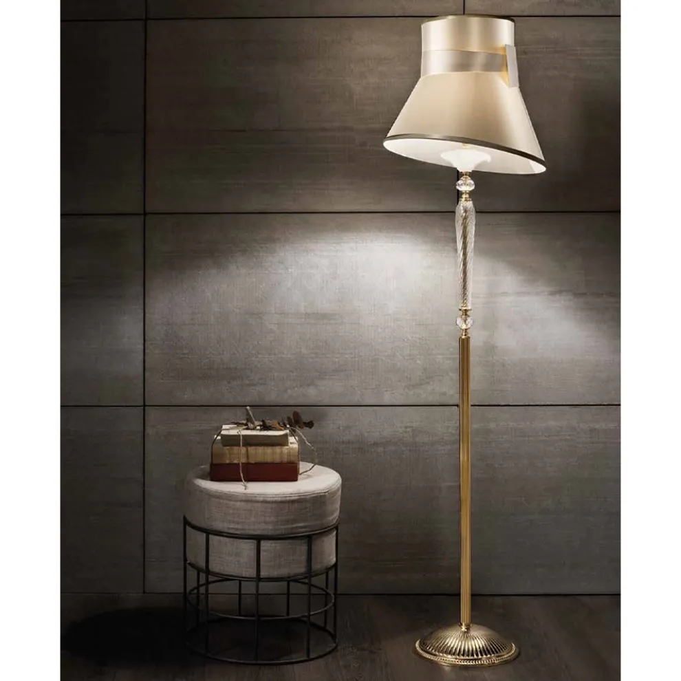 Klassische Stehlampe mit Blumenschmuck aus mundgeblasenem Glas - Bluminda