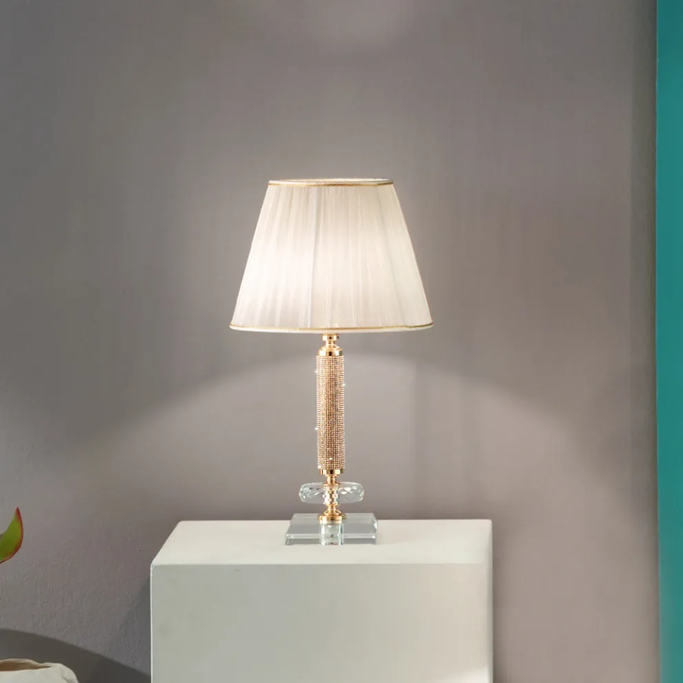 Klassische Stützlampe aus goldfarbenem Metall, Kristall und Lampenschirm - Similo